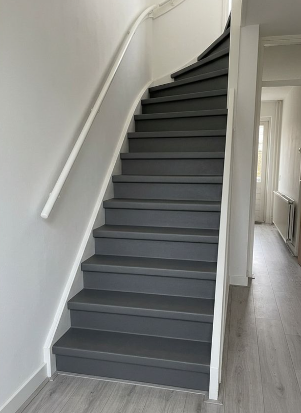 Trap in antraciet gewrapt heiloo noord holland